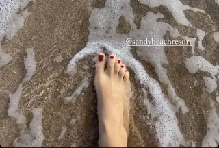 Azza Zaarour feet photo 3