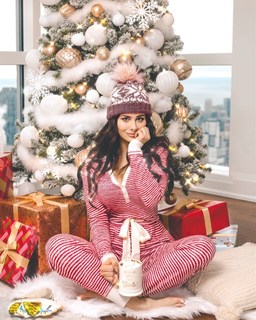 Azzyland feet photo thumbnail