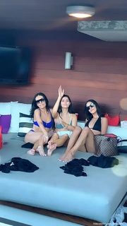 Azzyland feet photo thumbnail