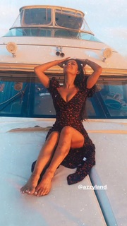 Azzyland feet photo thumbnail