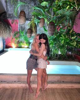 Azzyland feet photo thumbnail