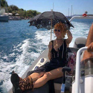 Açelya Topaloglu feet photo 9