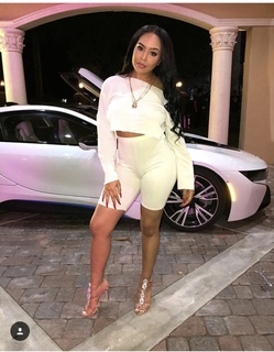 B. Simone feet photo thumbnail