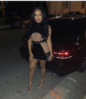 B. Simone feet photo thumbnail