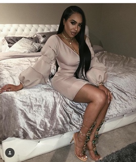 B. Simone feet photo thumbnail