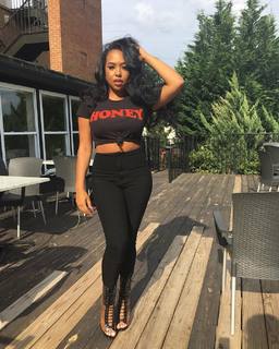 B. Simone feet photo thumbnail