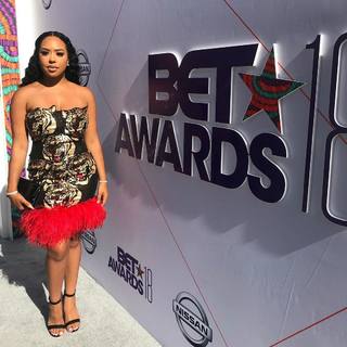 B. Simone feet photo thumbnail