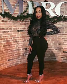 B. Simone feet photo thumbnail