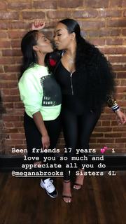 B. Simone feet photo thumbnail