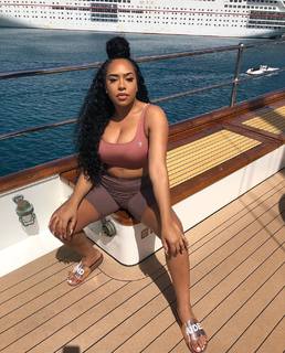 B. Simone feet photo thumbnail