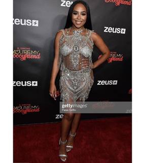 B. Simone feet photo thumbnail