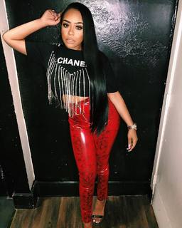 B. Simone feet photo thumbnail