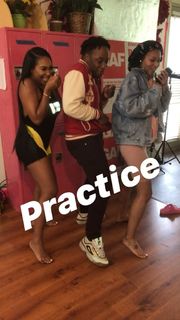 B. Simone feet photo thumbnail