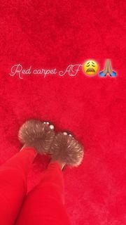 B. Simone feet photo thumbnail