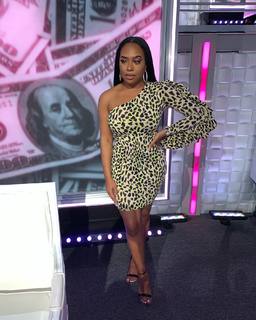 B. Simone feet photo thumbnail