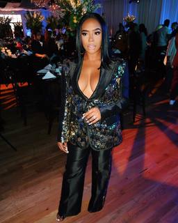 B. Simone feet photo thumbnail