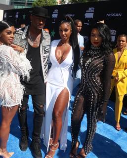 B. Simone feet photo thumbnail