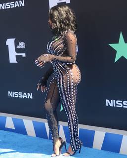 B. Simone feet photo thumbnail