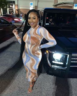 B. Simone feet photo thumbnail