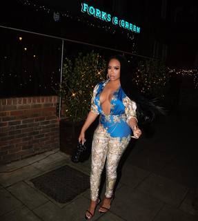 B. Simone feet photo thumbnail