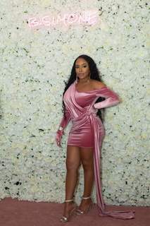 B. Simone feet photo thumbnail