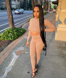 B. Simone feet photo thumbnail