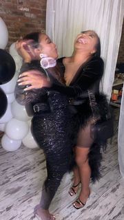 B. Simone feet photo thumbnail