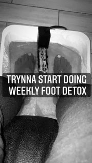 B. Simone feet photo thumbnail