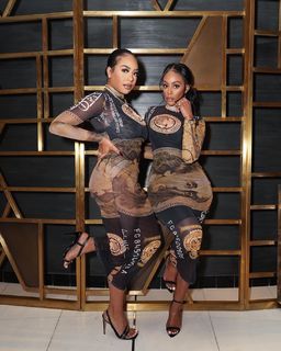 B. Simone feet photo thumbnail