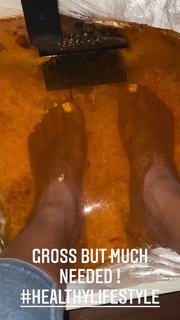 B. Simone feet photo thumbnail