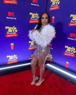 B. Simone feet photo thumbnail