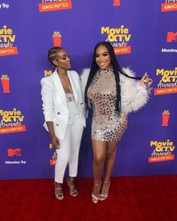 B. Simone feet photo thumbnail