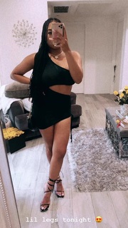 B. Simone feet photo thumbnail