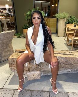 B. Simone feet photo thumbnail