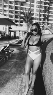 B. Simone feet photo thumbnail