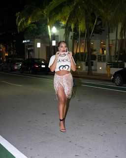 B. Simone feet photo thumbnail