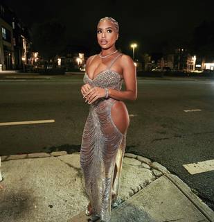 B. Simone feet photo thumbnail