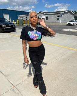 B. Simone feet photo thumbnail