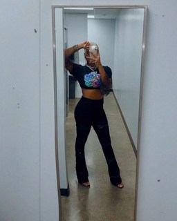 B. Simone feet photo thumbnail