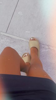 B. Simone feet photo thumbnail