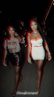 B. Simone feet photo thumbnail