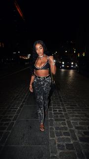 B. Simone feet photo thumbnail