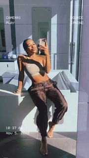 B. Simone feet photo thumbnail