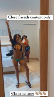 B. Simone feet photo thumbnail