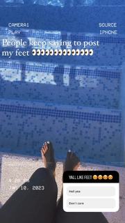 B. Simone feet photo thumbnail