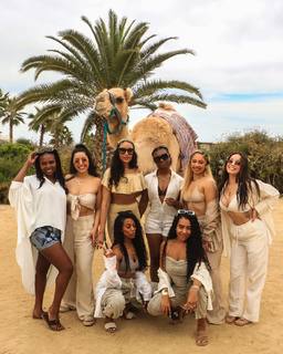 B. Simone feet photo thumbnail