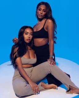 B. Simone feet photo thumbnail