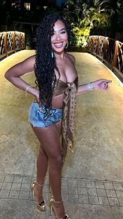 B. Simone feet photo thumbnail