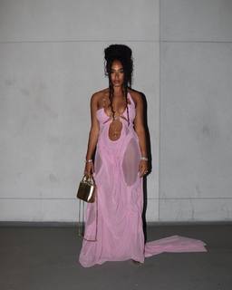 B. Simone feet photo thumbnail