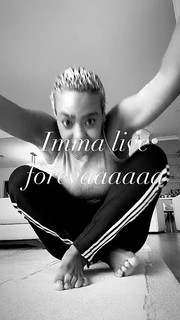 B. Simone feet photo thumbnail